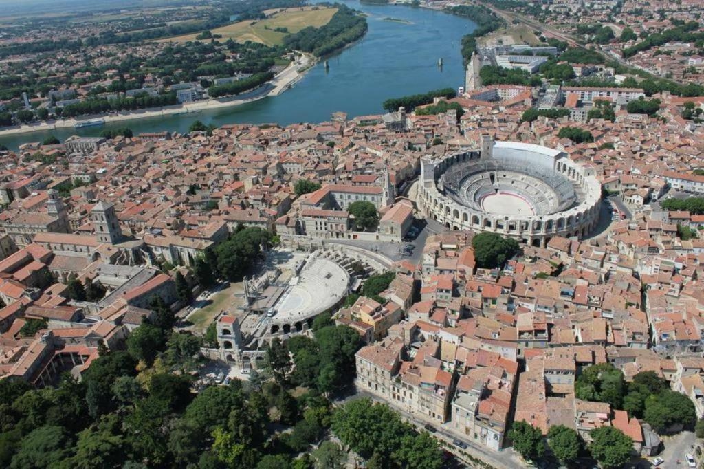 Succès - Très beau Duplex dans le coeur de la ville d'Arles Esterno foto